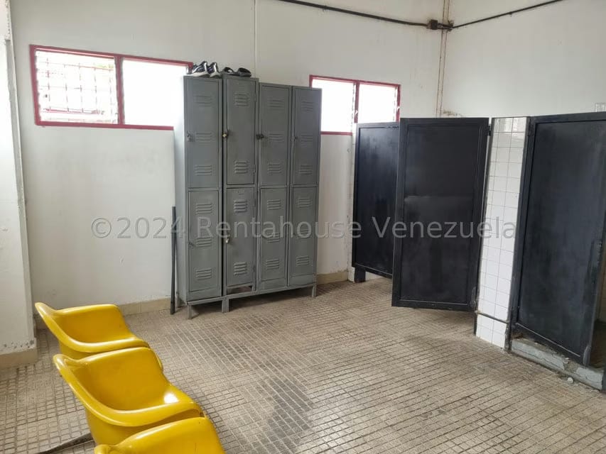 Comercial (Galpon - Deposito) en Venta en Sector Industrial Cloris, Miranda - 27