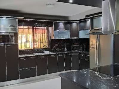 Excelente y moderna propiedad ubicada en el CR. Carmen Isabel. En Anaco. - 2