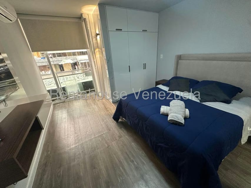 Apartamento (1 Nivel) en Alquiler en Los Palos Grandes, Distrito Metropolitano - 20