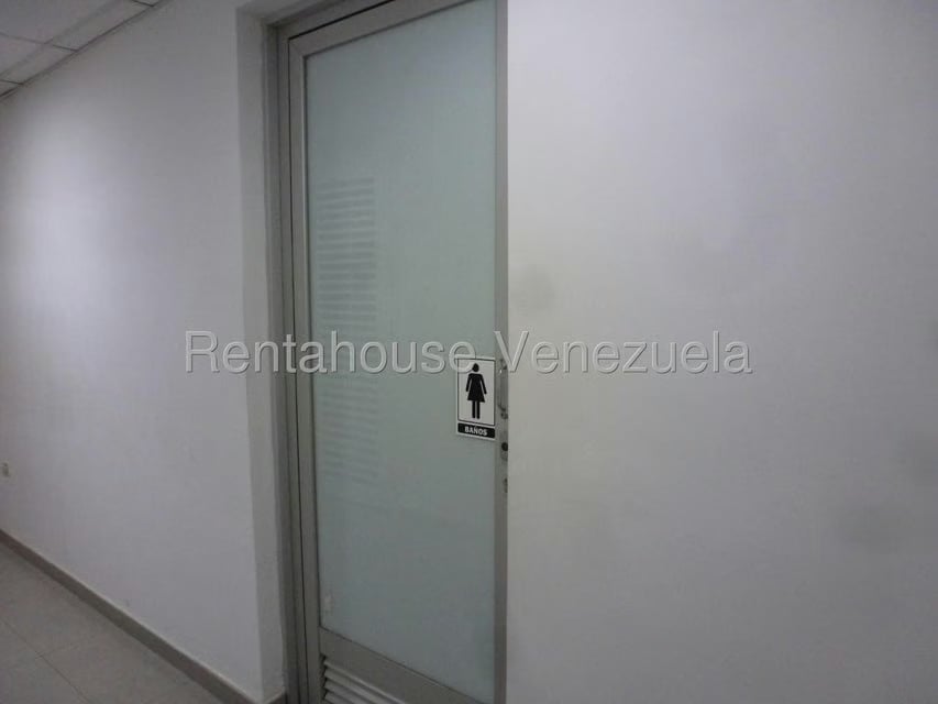 Comercial (Oficina) en Alquiler en Los Dos Caminos, Distrito Metropolitano - 20