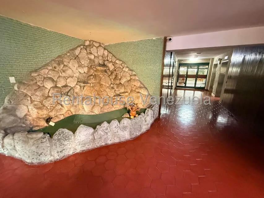 Apartamento (1 Nivel) en Alquiler en Santa Paula, Distrito Metropolitano - 23