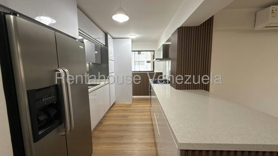 Apartamento (1 Nivel) en Alquiler en Santa Paula, Distrito Metropolitano - 6