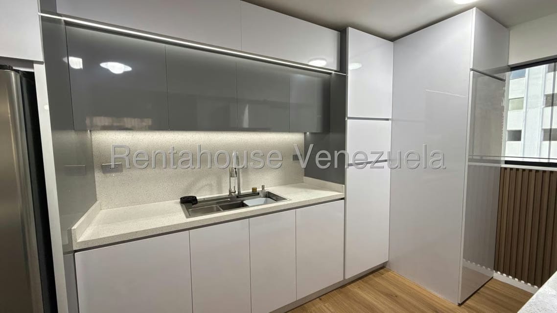 Apartamento (1 Nivel) en Alquiler en Santa Paula, Distrito Metropolitano - 8