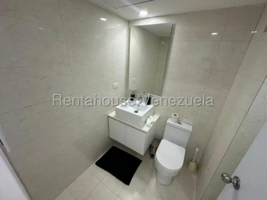 Apartamento en Alquiler en El Rosal Caracas - 8