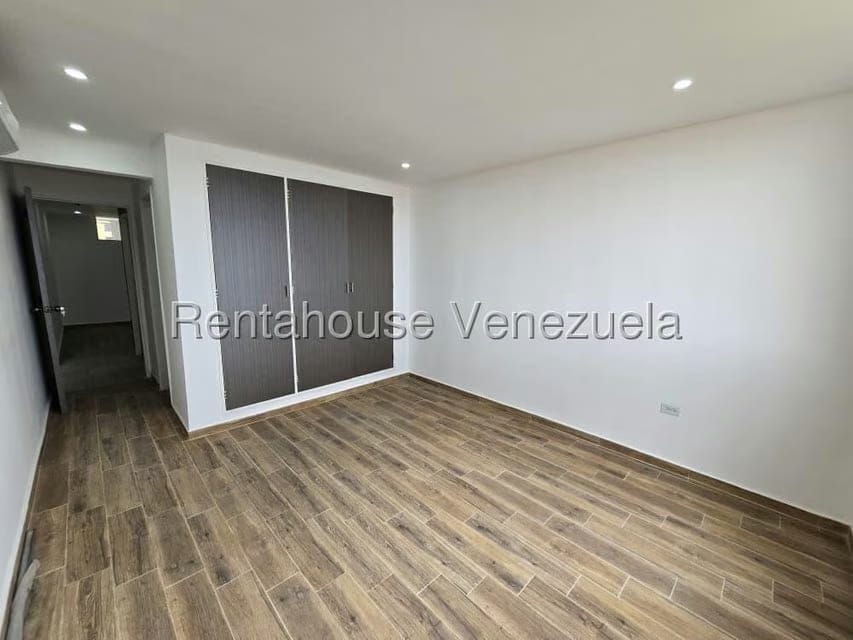 Apartamento (1 Nivel) en Venta en Colinas de La Tahona, Distrito Metropolitano - 16