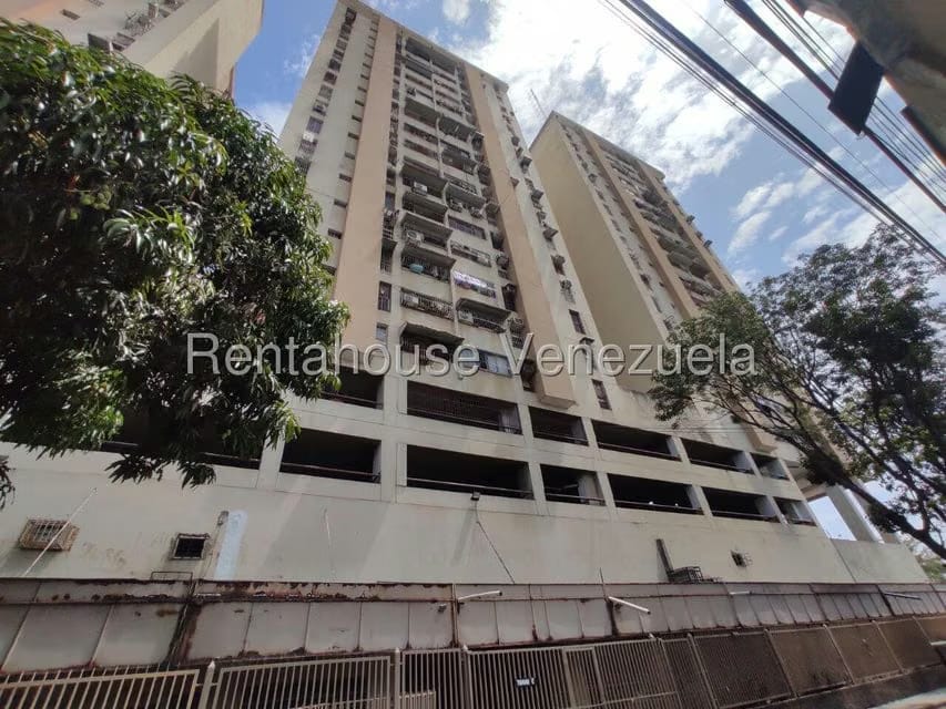 Apartamento (1 Nivel) en Alquiler en Avenida Constitucion, Aragua