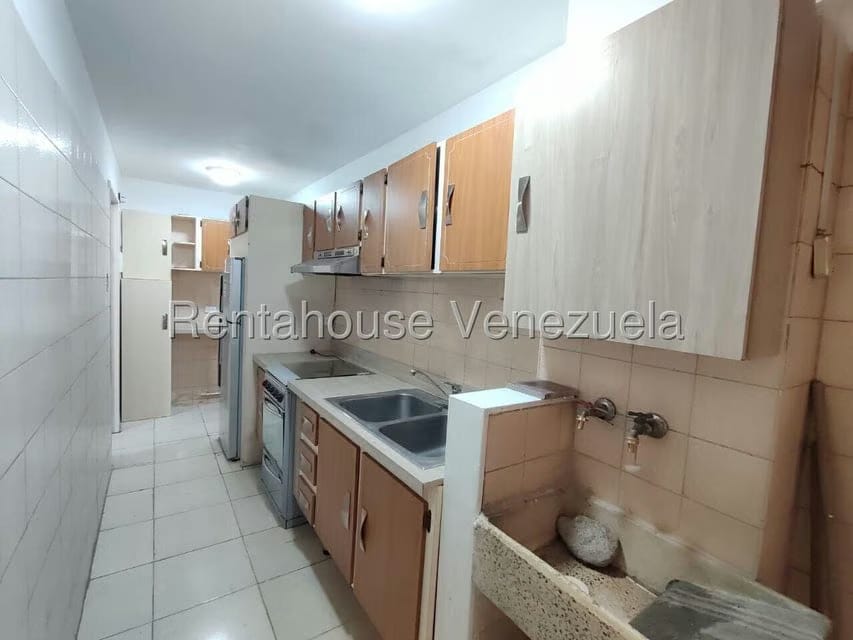 Apartamento (1 Nivel) en Alquiler en Avenida Constitucion, Aragua - 12