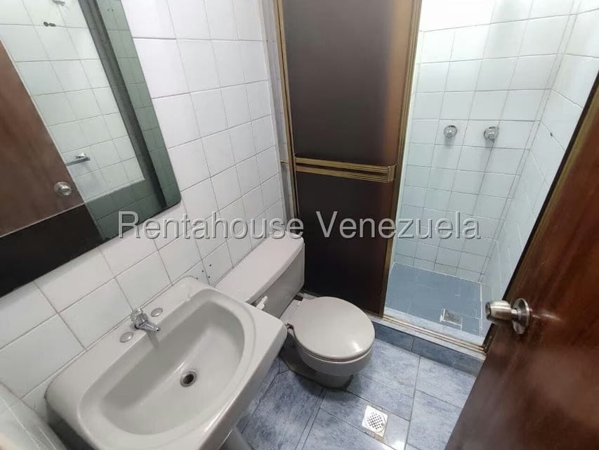 Apartamento (1 Nivel) en Alquiler en Avenida Constitucion, Aragua - 16