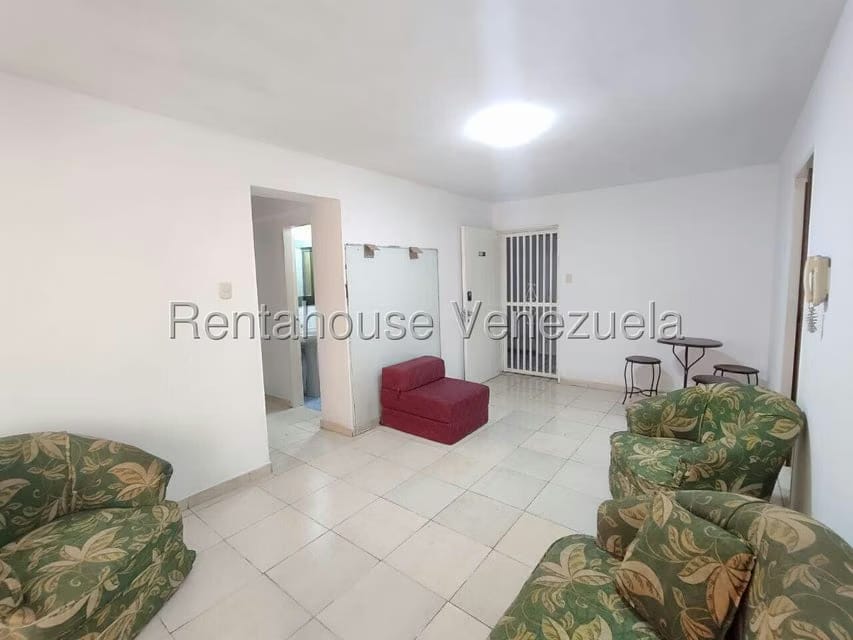 Apartamento (1 Nivel) en Alquiler en Avenida Constitucion, Aragua - 3