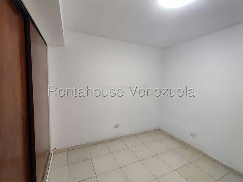 Apartamento (1 Nivel) en Alquiler en Avenida Constitucion, Aragua - 21