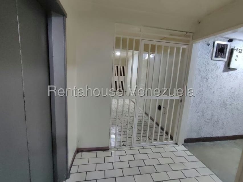 Apartamento (1 Nivel) en Alquiler en Avenida Constitucion, Aragua - 23