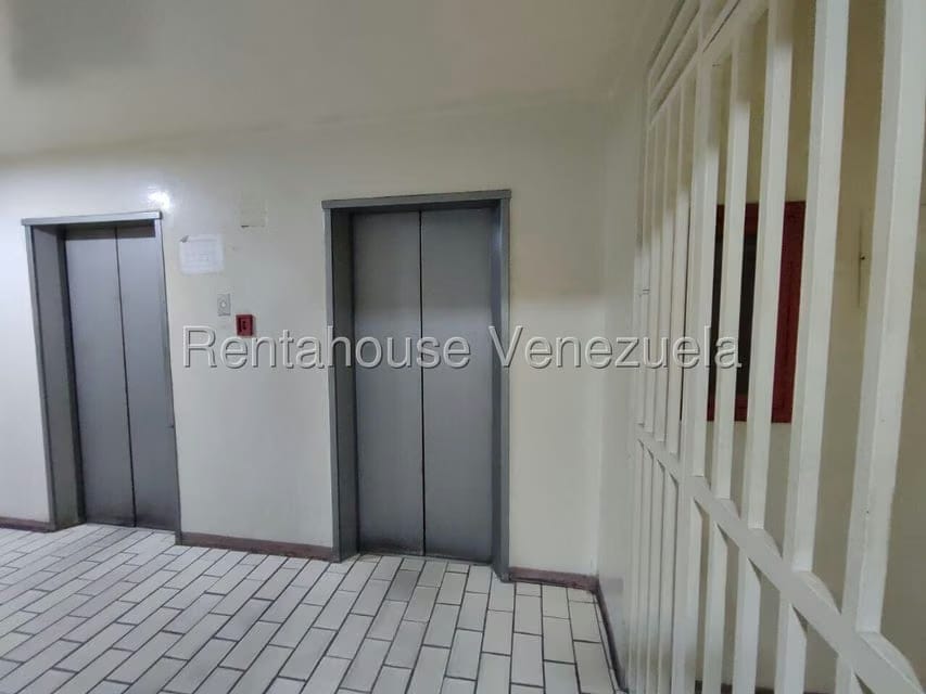 Apartamento (1 Nivel) en Alquiler en Avenida Constitucion, Aragua - 24