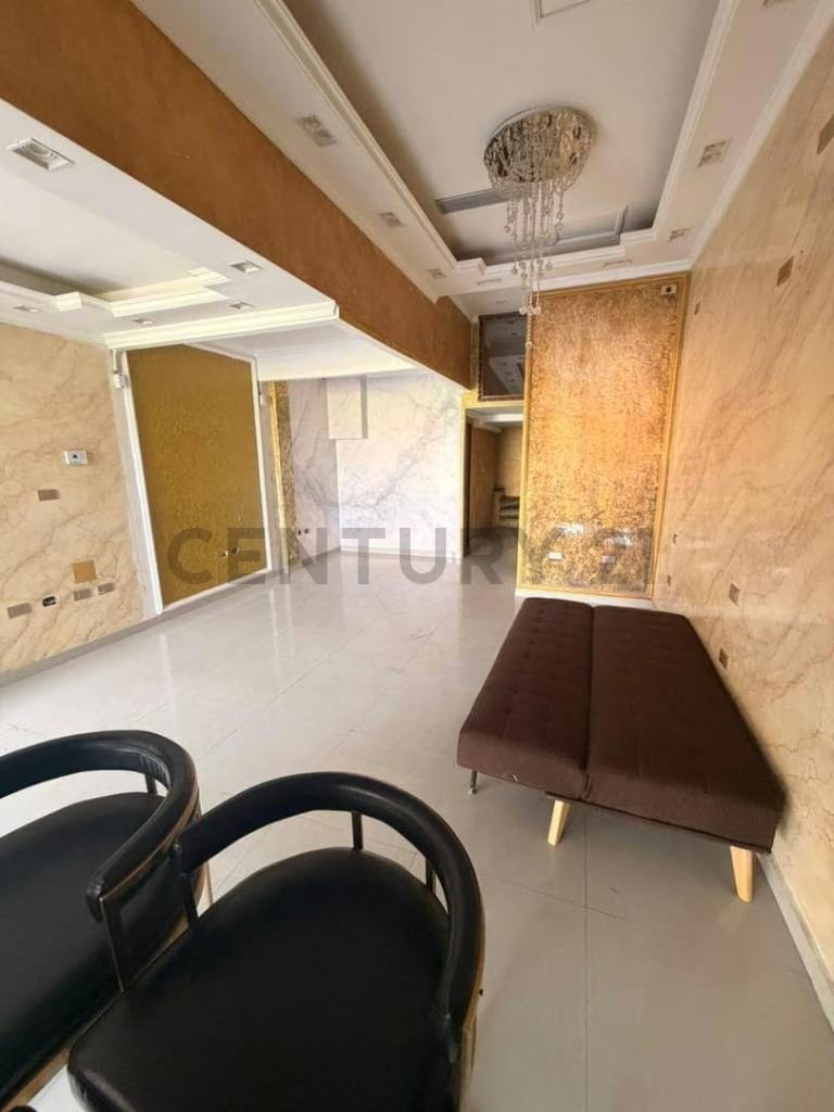 ALQUILER DE OFICINA COMERCIAL EN EL CENTRO COMERCIAL GREY PLAZA DE LECHERIA - 2