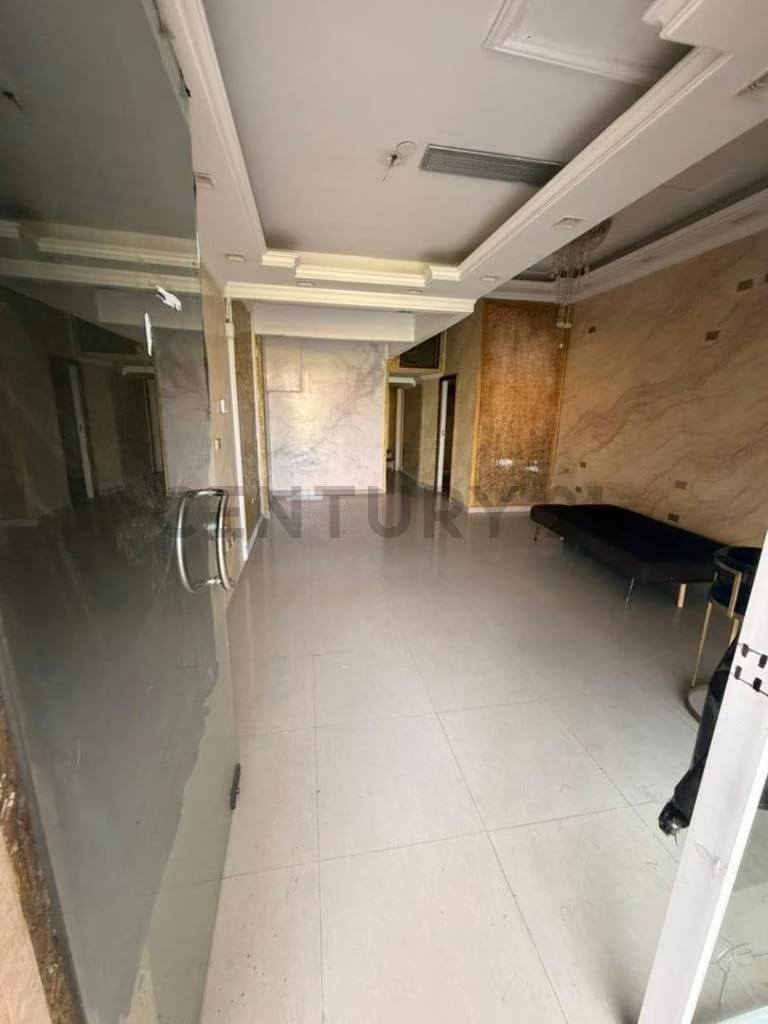 ALQUILER DE OFICINA COMERCIAL EN EL CENTRO COMERCIAL GREY PLAZA DE LECHERIA - 3