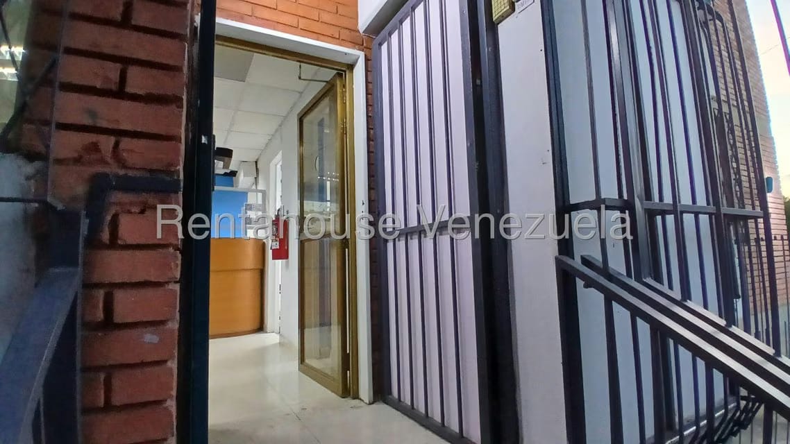Comercial (Local Comercial) en Alquiler en Parroquia Catedral, Lara - 2