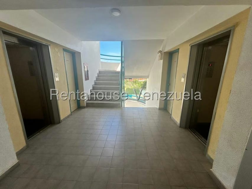 Apartamento (1 Nivel) en Venta en Carenero, Miranda - 14