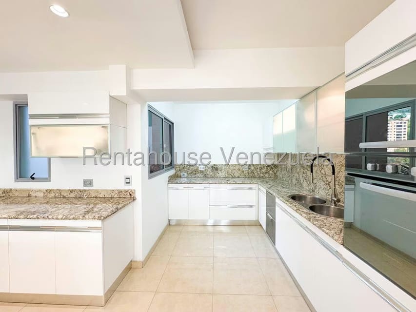 Apartamento (1 Nivel) en Venta en Solar del Hatillo, Distrito Metropolitano - 12
