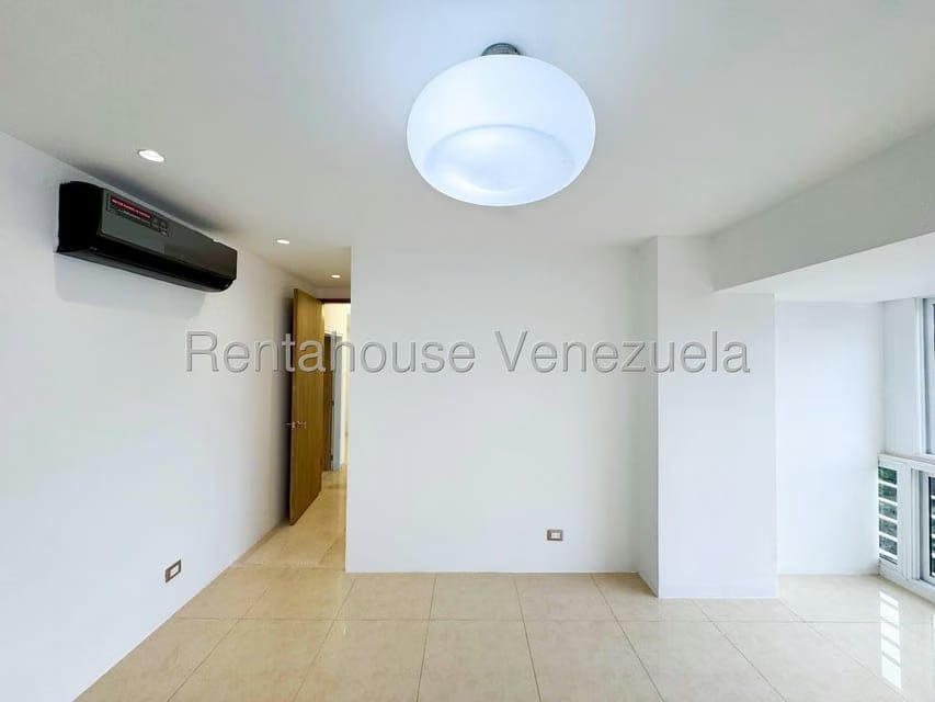 Apartamento (1 Nivel) en Venta en Solar del Hatillo, Distrito Metropolitano - 24