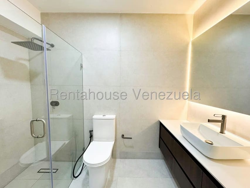 Apartamento (1 Nivel) en Venta en Solar del Hatillo, Distrito Metropolitano - 25