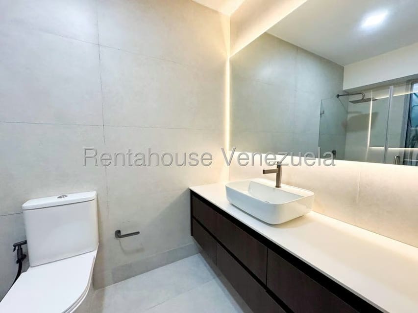 Apartamento (1 Nivel) en Venta en Solar del Hatillo, Distrito Metropolitano - 26