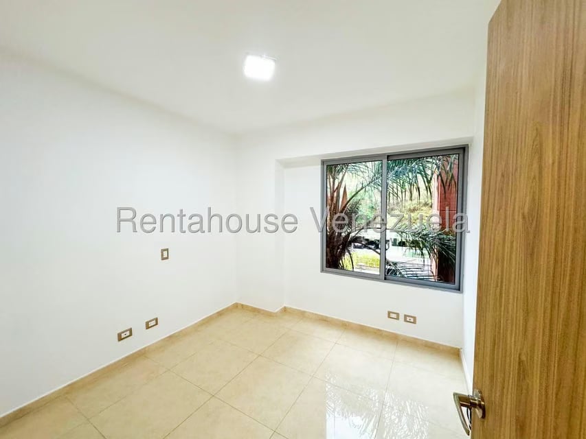 Apartamento (1 Nivel) en Venta en Solar del Hatillo, Distrito Metropolitano - 31