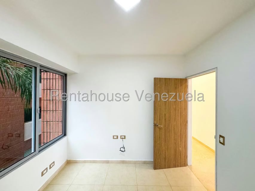 Apartamento (1 Nivel) en Venta en Solar del Hatillo, Distrito Metropolitano - 32