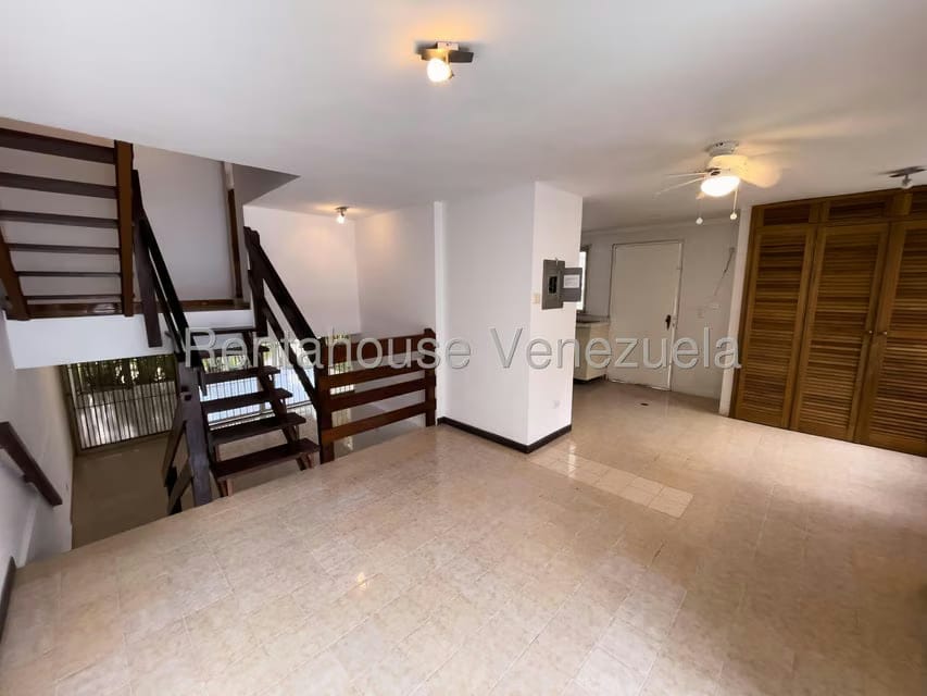 Casa (Multipes Niveles) en Alquiler en La Union, Distrito Metropolitano - 2