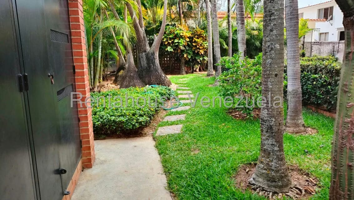 Apartamento (1 Nivel) en Venta en Colinas de Bello Monte, Distrito Metropolitano - 2