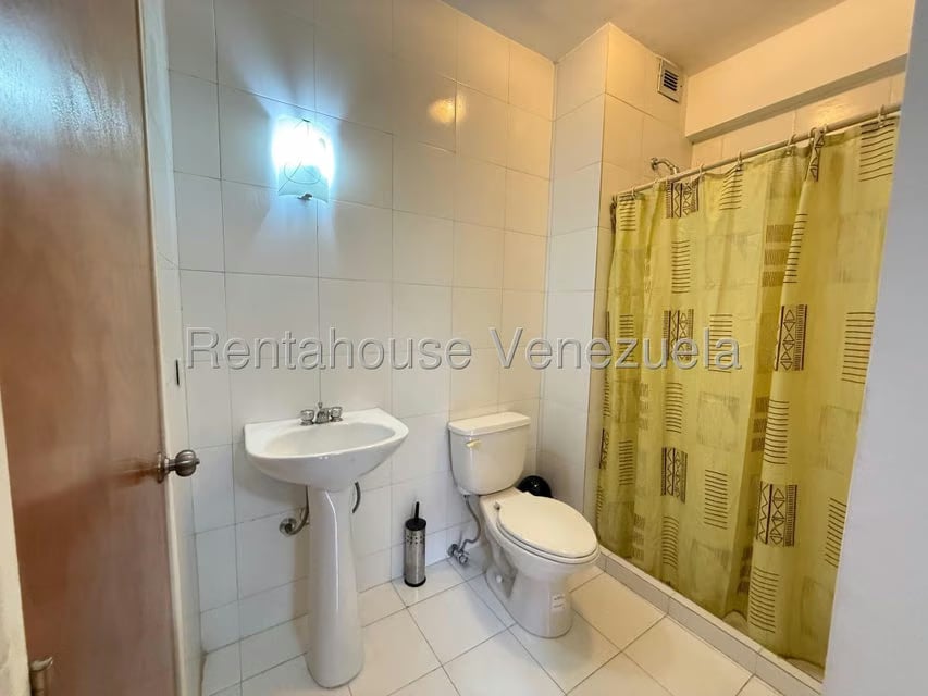 Apartamento (1 Nivel) en Alquiler en Los Pomelos, Distrito Metropolitano - 17