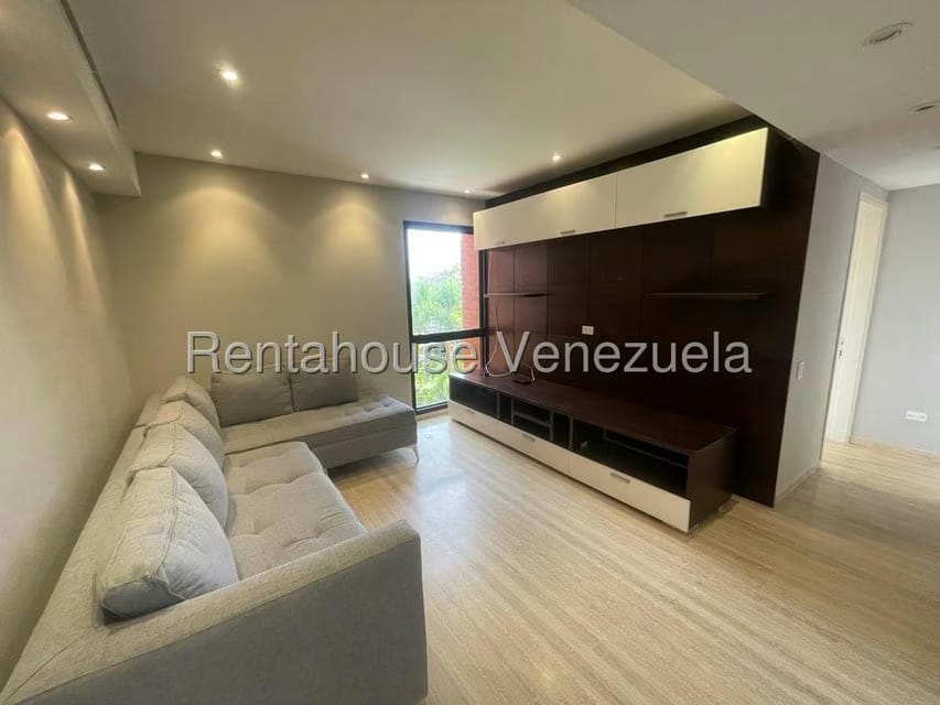 Apartamento (1 Nivel) en Alquiler en Colinas de Valle Arriba, Distrito Metropolitano - 18