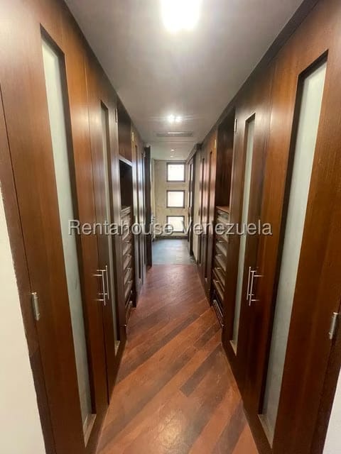 Apartamento (1 Nivel) en Alquiler en Colinas de Valle Arriba, Distrito Metropolitano - 19