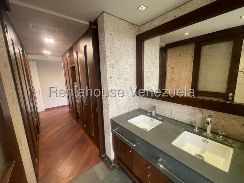 Apartamento (1 Nivel) en Alquiler en Colinas de Valle Arriba, Distrito Metropolitano - 20