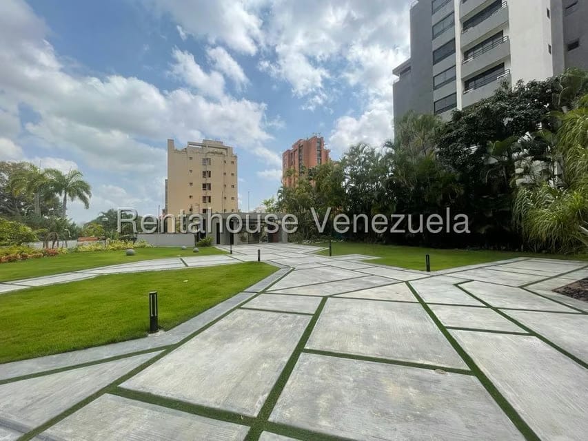 Apartamento (1 Nivel) en Alquiler en Colinas de Valle Arriba, Distrito Metropolitano - 3