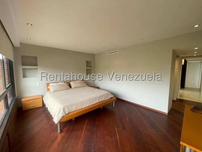 Apartamento (1 Nivel) en Alquiler en Colinas de Valle Arriba, Distrito Metropolitano - 22