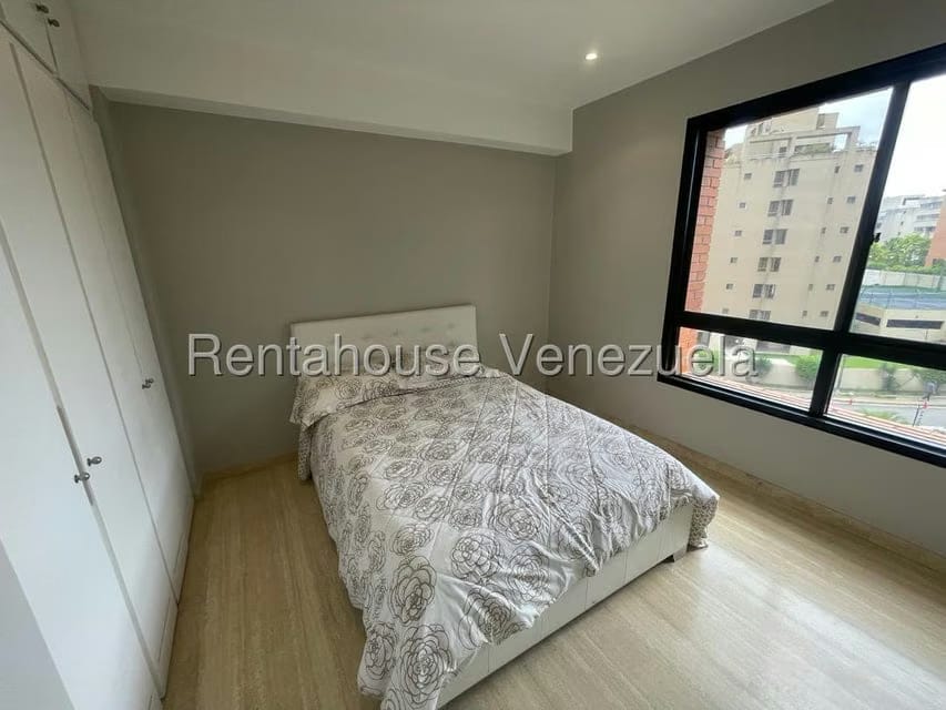 Apartamento (1 Nivel) en Alquiler en Colinas de Valle Arriba, Distrito Metropolitano - 23