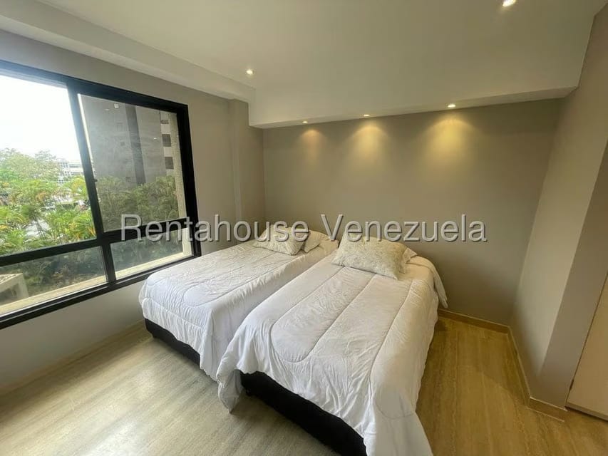 Apartamento (1 Nivel) en Alquiler en Colinas de Valle Arriba, Distrito Metropolitano - 26