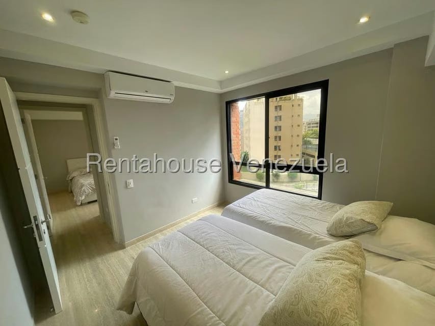 Apartamento (1 Nivel) en Alquiler en Colinas de Valle Arriba, Distrito Metropolitano - 27