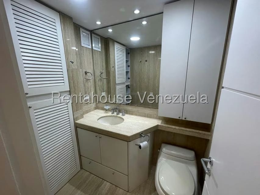 Apartamento (1 Nivel) en Alquiler en Colinas de Valle Arriba, Distrito Metropolitano - 29