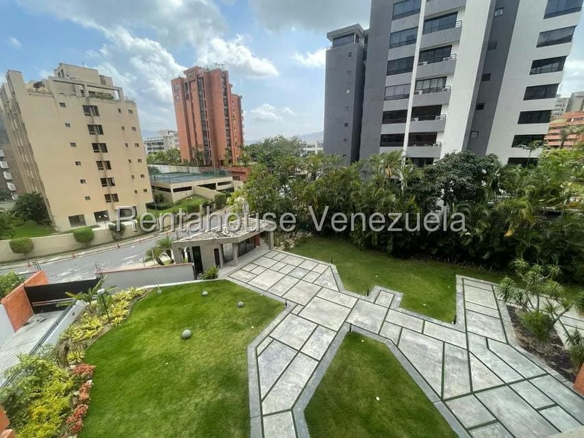 Apartamento (1 Nivel) en Alquiler en Colinas de Valle Arriba, Distrito Metropolitano - 30
