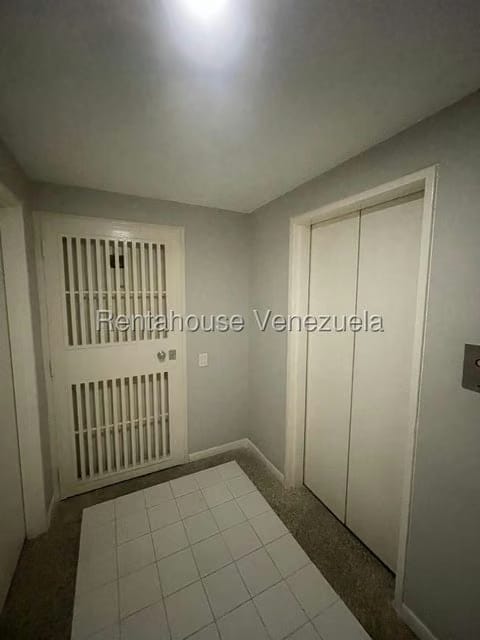 Apartamento (1 Nivel) en Alquiler en Colinas de Valle Arriba, Distrito Metropolitano - 5
