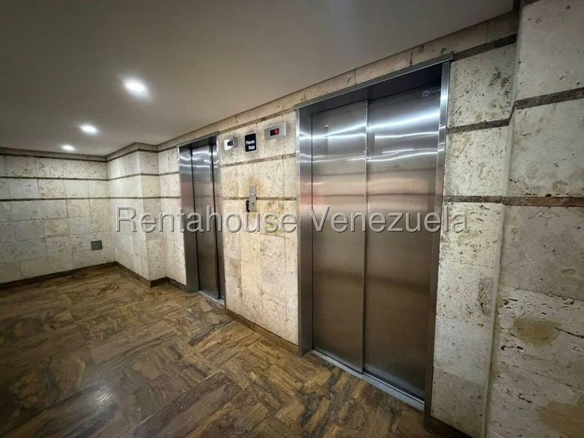 Apartamento (1 Nivel) en Venta en El Rosal, Distrito Metropolitano - 23