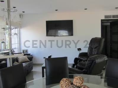 APARTAMENTO EN ALQUILER, URB. LOS CHORROS - 2