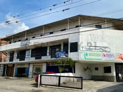 EN VENTA LOCAL COMERCIAL EN EL CENTRO DE CABUDARE