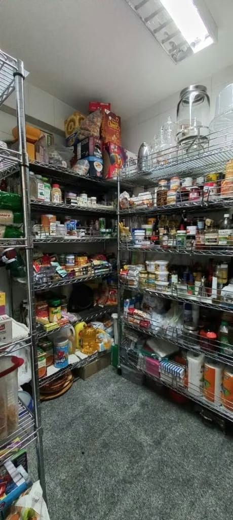 Amplia Casa en exclusivo complejo cerrado,av El Milagro Maracaibo - 25