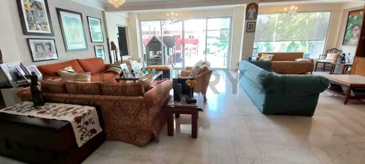 Amplia Casa en exclusivo complejo cerrado,av El Milagro Maracaibo - 5