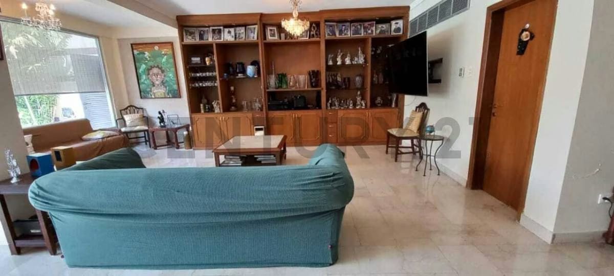 Amplia Casa en exclusivo complejo cerrado,av El Milagro Maracaibo - 7