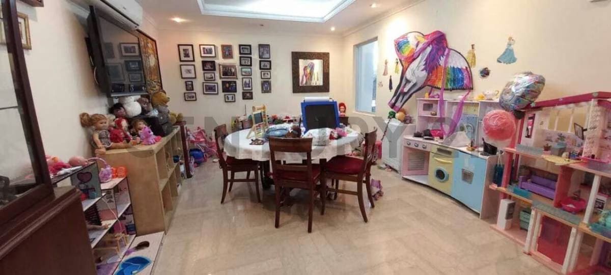 Amplia Casa en exclusivo complejo cerrado,av El Milagro Maracaibo - 8