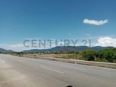 Terreno para proyecto av. Bicentenario - 2