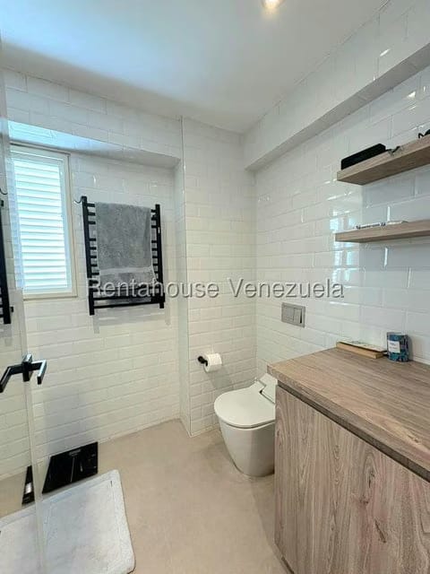 Apartamento (1 Nivel) en Venta en La Castellana, Distrito Metropolitano - 13