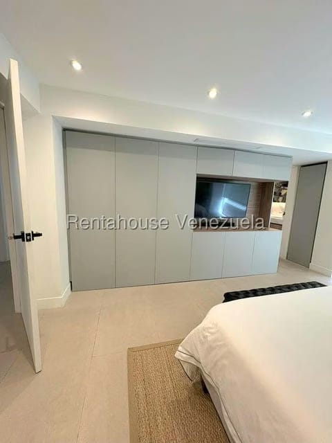 Apartamento (1 Nivel) en Venta en La Castellana, Distrito Metropolitano - 8